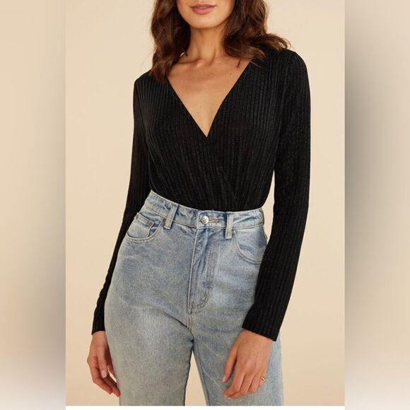 NWT MinkPink Black Ribbed V Neck Leila Body Suit  size large - Picture 1 of 4